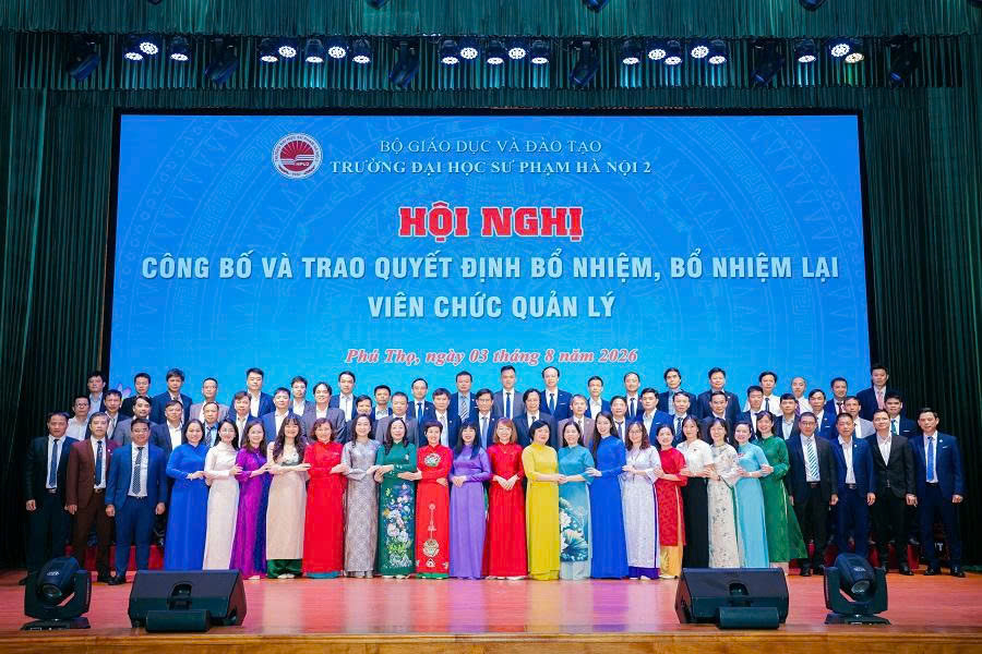 Hội nghị công bố và trao Quyết định bổ nhiệm, bổ nhiệm lại viên chức quản lý