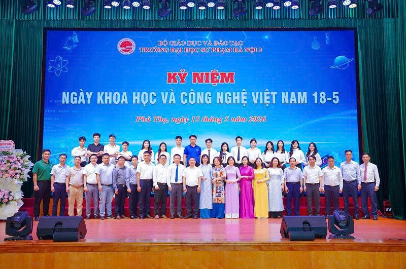 Kỷ niệm Ngày Khoa học và Công nghệ Việt Nam năm 2026 và tuyên dương, khen thưởng viên chức, sinh viên đạt thành tích cao năm học 2025-2026