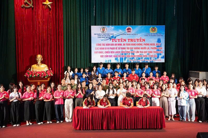 Tuyên truyền nâng cao nhận thức bảo đảm an ninh, an toàn hàng không cho sinh viên Trường ĐHSP Hà Nội 2
