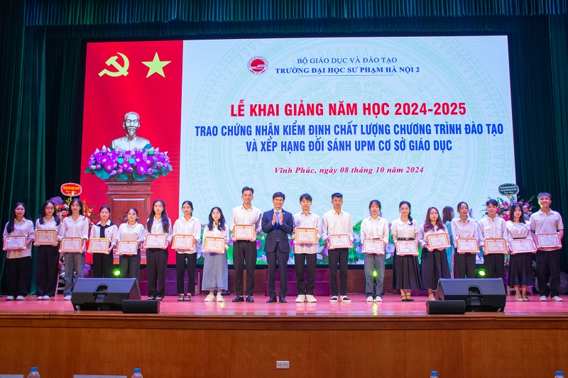 Lễ Khai giảng năm học 2024-2025, trao chứng nhận kiểm định chất lượng các chương trình đào tạo và xếp hạng đối sánh UPM cơ sở giáo dục