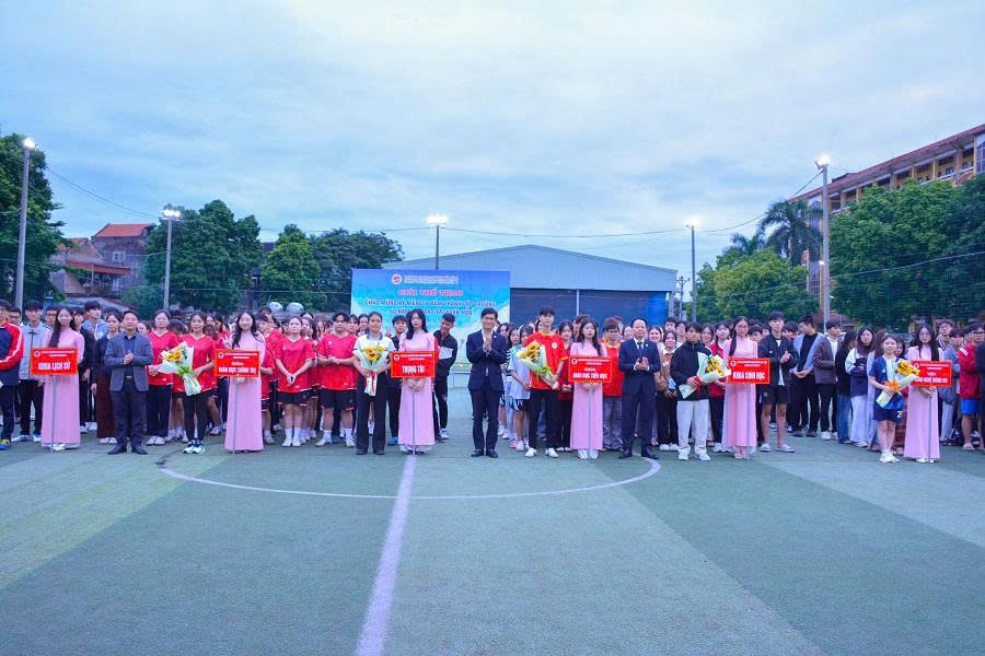 Khai mạc Giải thể thao chào mừng kỷ niệm 58 năm thành lập Trường, 50 năm đào tạo tại Xuân Hòa