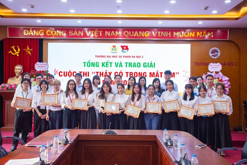 Trao giải Cuộc thi “Thầy cô trong mắt em” năm 2024